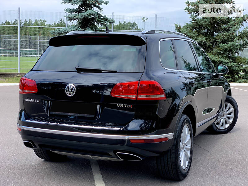 Позашляховик / Кросовер Volkswagen Touareg 2014 в Києві