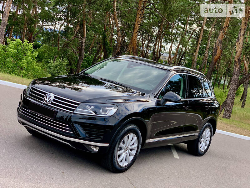 Позашляховик / Кросовер Volkswagen Touareg 2014 в Києві