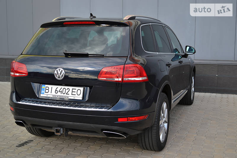 Позашляховик / Кросовер Volkswagen Touareg 2014 в Києві