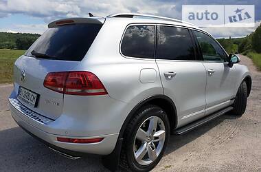 Позашляховик / Кросовер Volkswagen Touareg 2012 в 
