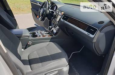 Позашляховик / Кросовер Volkswagen Touareg 2012 в 