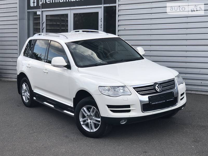 Позашляховик / Кросовер Volkswagen Touareg 2009 в Києві