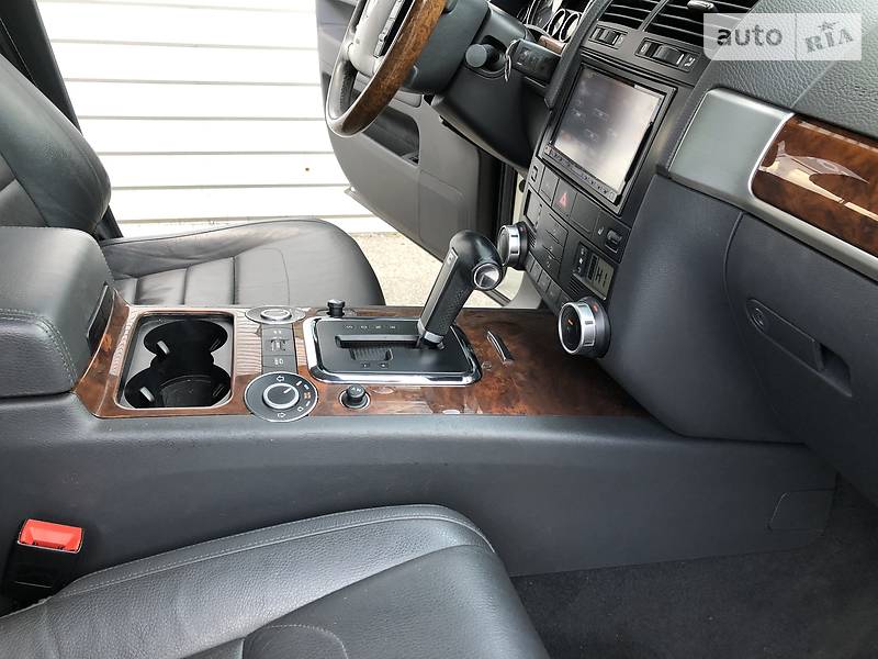 Позашляховик / Кросовер Volkswagen Touareg 2009 в Києві