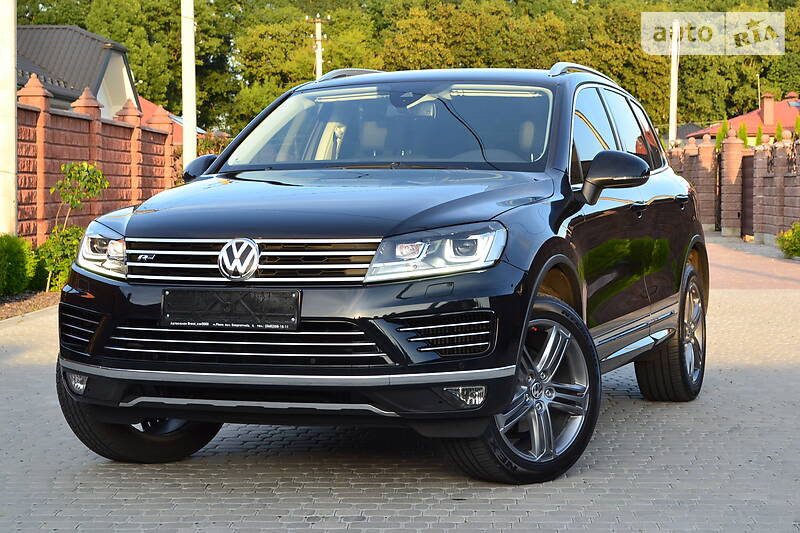 Позашляховик / Кросовер Volkswagen Touareg 2016 в Рівному