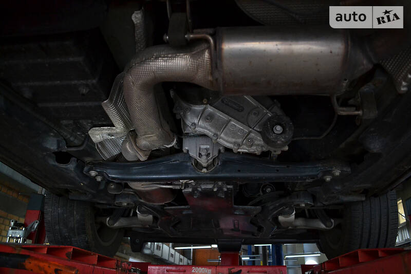 Позашляховик / Кросовер Volkswagen Touareg 2014 в Києві