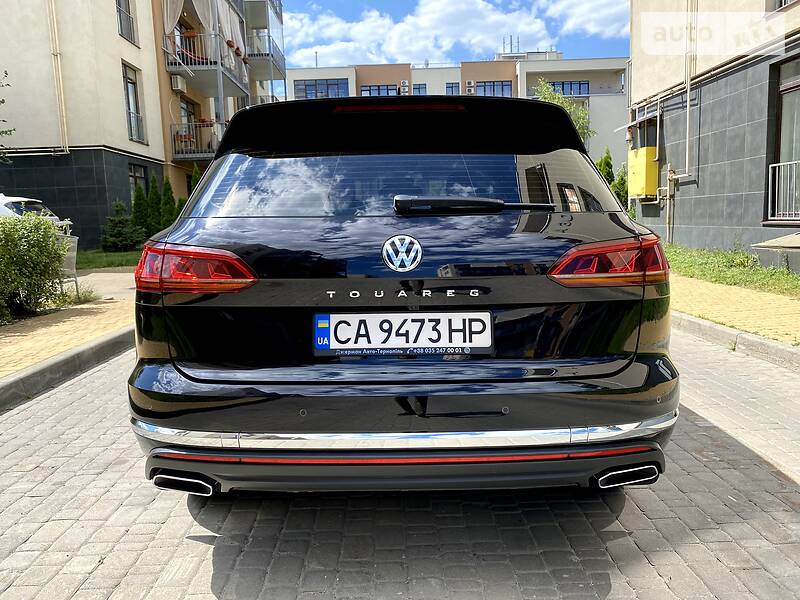 Позашляховик / Кросовер Volkswagen Touareg 2018 в Києві