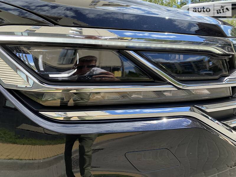 Позашляховик / Кросовер Volkswagen Touareg 2018 в Києві