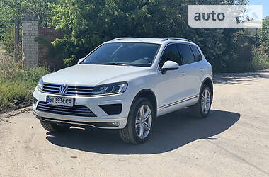 Внедорожник / Кроссовер Volkswagen Touareg 2014 в Херсоне