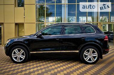 Внедорожник / Кроссовер Volkswagen Touareg 2014 в Николаеве