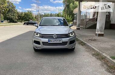 Внедорожник / Кроссовер Volkswagen Touareg 2012 в Кропивницком