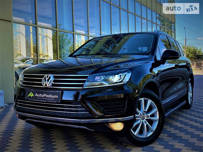 Позашляховик / Кросовер Volkswagen Touareg 2015 в 