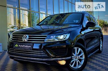 Позашляховик / Кросовер Volkswagen Touareg 2015 в 
