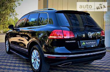 Позашляховик / Кросовер Volkswagen Touareg 2015 в 