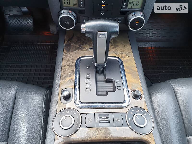Позашляховик / Кросовер Volkswagen Touareg 2007 в Києві