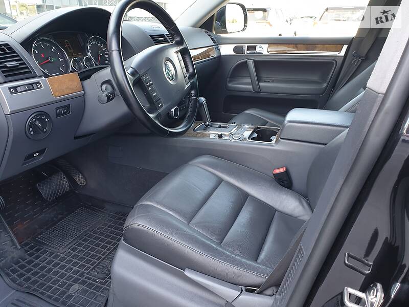 Позашляховик / Кросовер Volkswagen Touareg 2007 в Києві