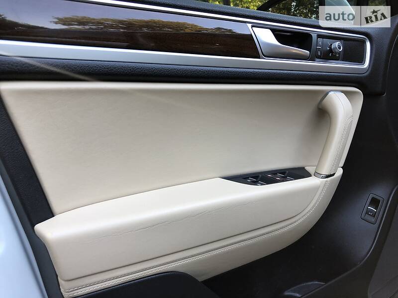 Позашляховик / Кросовер Volkswagen Touareg 2016 в Дрогобичі фото 100 Позашляховик / Кросовер Volkswagen Touareg 2016 в Дрогобичі