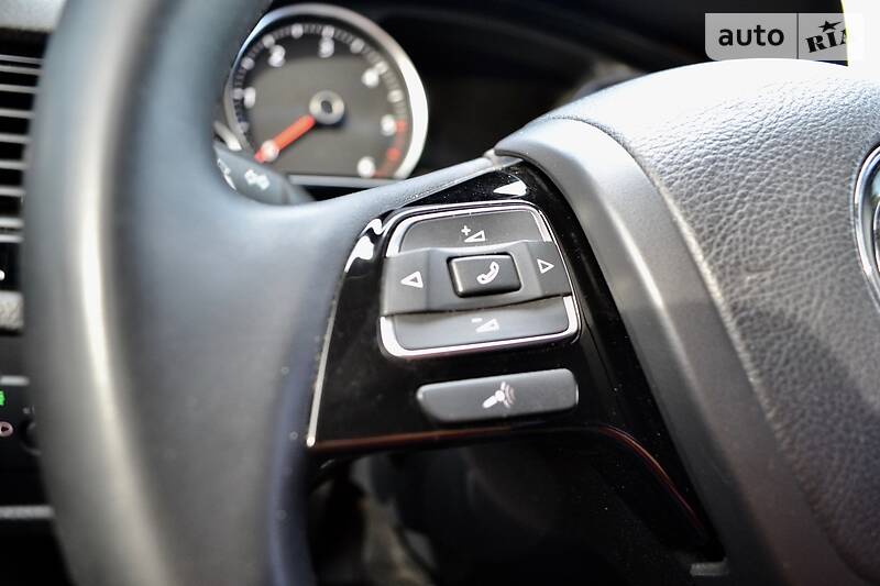 Позашляховик / Кросовер Volkswagen Touareg 2012 в Києві фото 80 Позашляховик / Кросовер Volkswagen Touareg 2012 в Києві