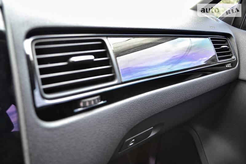 Позашляховик / Кросовер Volkswagen Touareg 2012 в Києві фото 40 Позашляховик / Кросовер Volkswagen Touareg 2012 в Києві