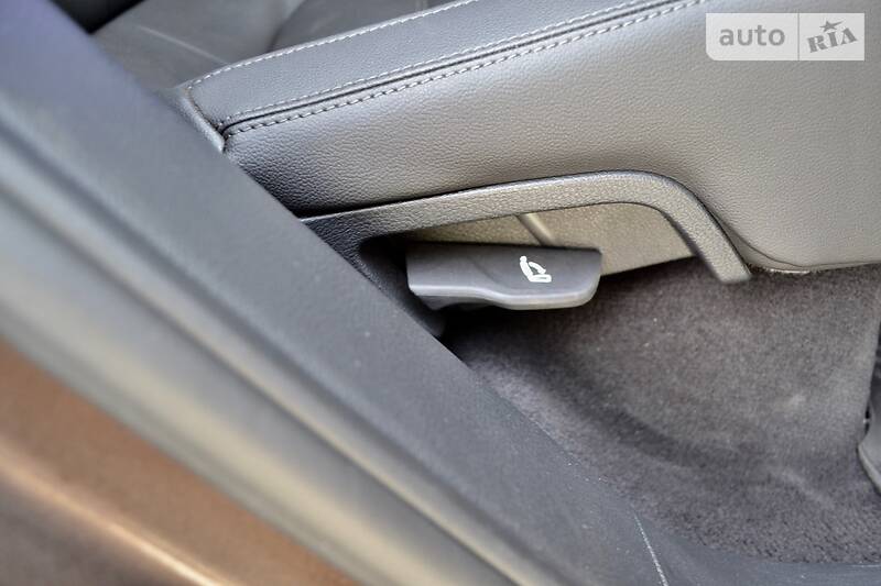 Позашляховик / Кросовер Volkswagen Touareg 2012 в Києві фото 46 Позашляховик / Кросовер Volkswagen Touareg 2012 в Києві