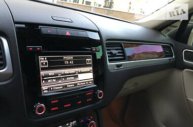 Позашляховик / Кросовер Volkswagen Touareg 2012 в 