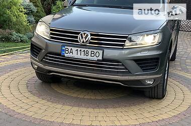 Позашляховик / Кросовер Volkswagen Touareg 2017 в Гайвороні