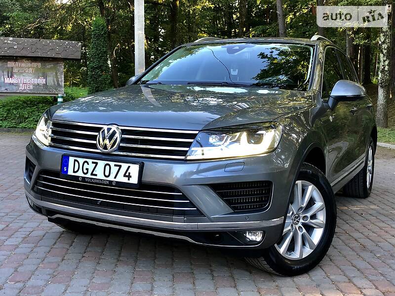 Позашляховик / Кросовер Volkswagen Touareg 2015 в Дрогобичі