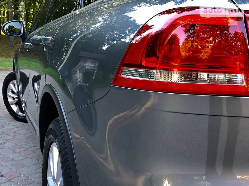 Позашляховик / Кросовер Volkswagen Touareg 2015 в Дрогобичі