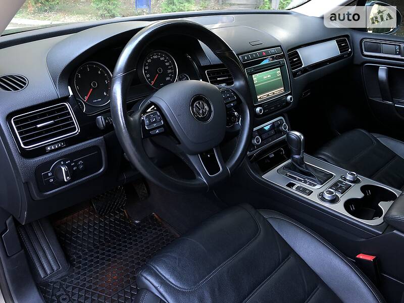 Позашляховик / Кросовер Volkswagen Touareg 2015 в Дрогобичі