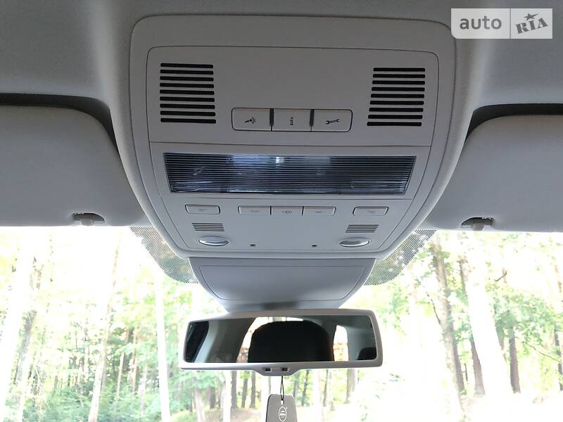 Позашляховик / Кросовер Volkswagen Touareg 2015 в Дрогобичі