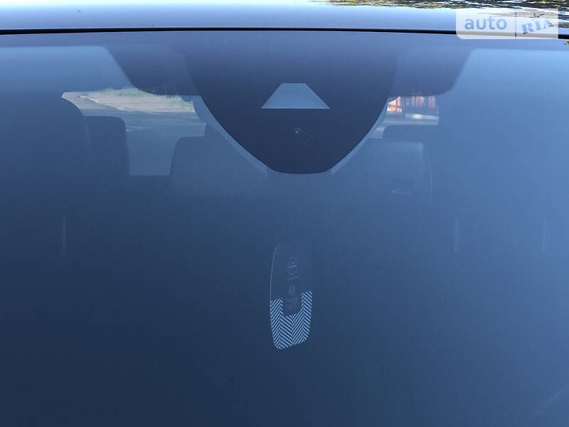 Позашляховик / Кросовер Volkswagen Touareg 2015 в Дрогобичі