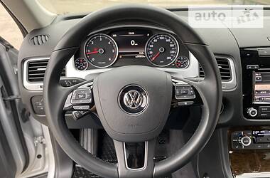 Внедорожник / Кроссовер Volkswagen Touareg 2013 в Киеве