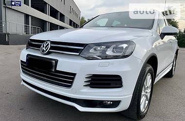 Внедорожник / Кроссовер Volkswagen Touareg 2012 в Киеве