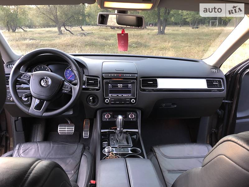 Внедорожник / Кроссовер Volkswagen Touareg 2014 в Киеве
