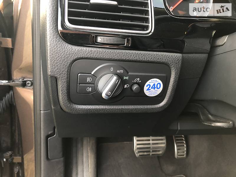 Внедорожник / Кроссовер Volkswagen Touareg 2014 в Киеве