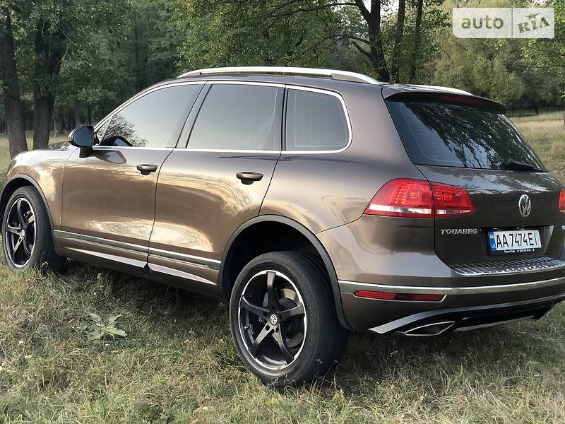 Внедорожник / Кроссовер Volkswagen Touareg 2014 в Киеве