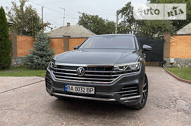 Внедорожник / Кроссовер Volkswagen Touareg 2019 в Александрие