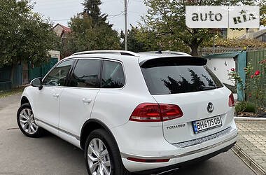 Внедорожник / Кроссовер Volkswagen Touareg 2014 в Одессе