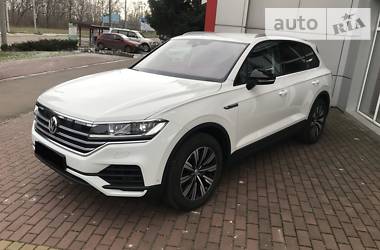 Внедорожник / Кроссовер Volkswagen Touareg 2020 в Черкассах