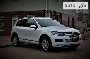 Внедорожник / Кроссовер Volkswagen Touareg 2013 в Николаеве