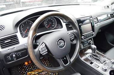 Позашляховик / Кросовер Volkswagen Touareg 2011 в Одесі