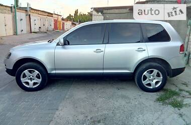 Внедорожник / Кроссовер Volkswagen Touareg 2004 в 