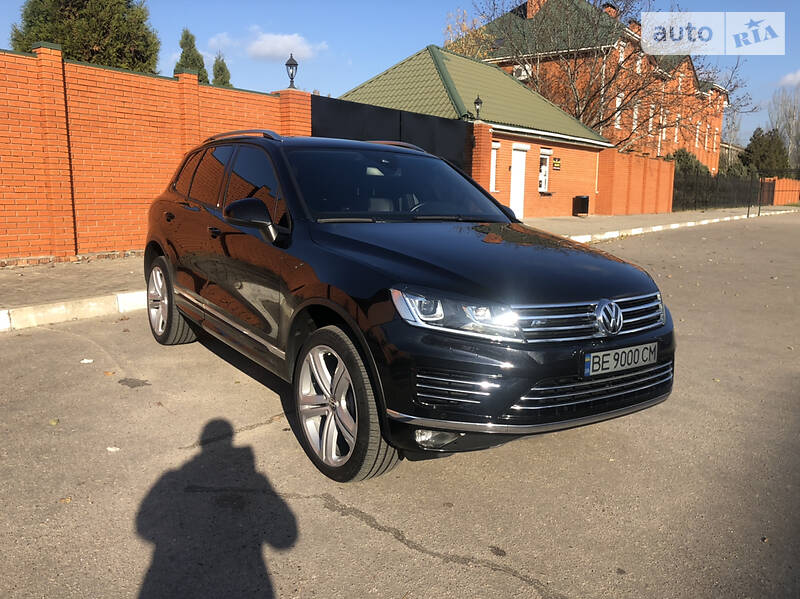 Позашляховик / Кросовер Volkswagen Touareg 2015 в Херсоні