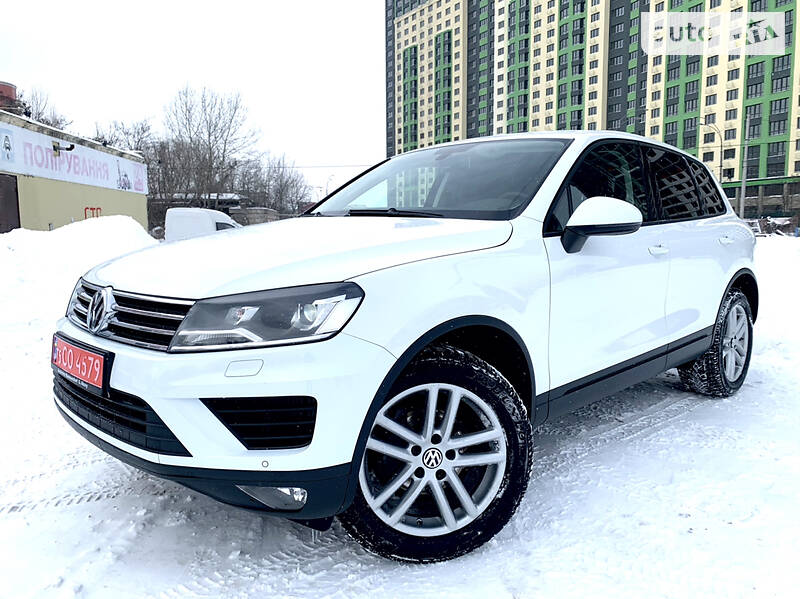 Внедорожник / Кроссовер Volkswagen Touareg 2016 в Киеве