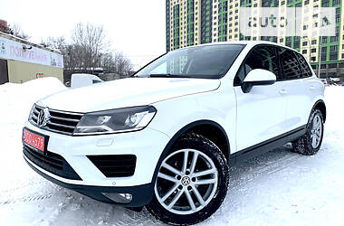 Внедорожник / Кроссовер Volkswagen Touareg 2016 в Киеве