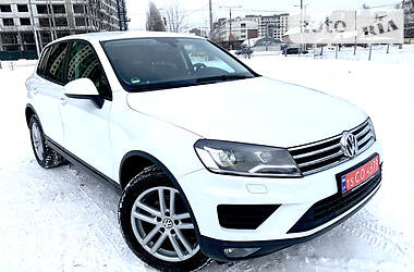 Внедорожник / Кроссовер Volkswagen Touareg 2016 в Киеве