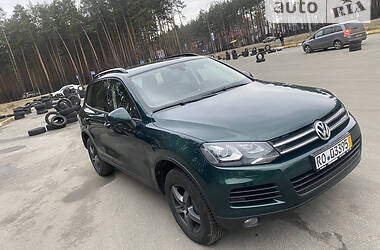 Внедорожник / Кроссовер Volkswagen Touareg 2014 в Киеве