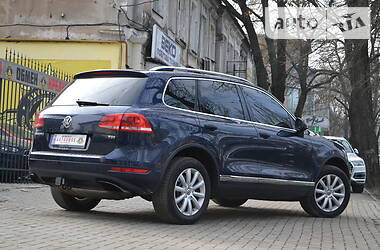 Внедорожник / Кроссовер Volkswagen Touareg 2011 в Николаеве