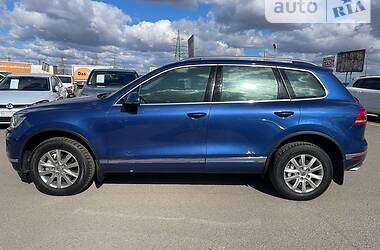 Внедорожник / Кроссовер Volkswagen Touareg 2016 в Херсоне