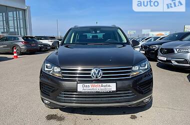 Внедорожник / Кроссовер Volkswagen Touareg 2015 в Херсоне