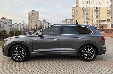 Внедорожник / Кроссовер Volkswagen Touareg 2020 в Киеве